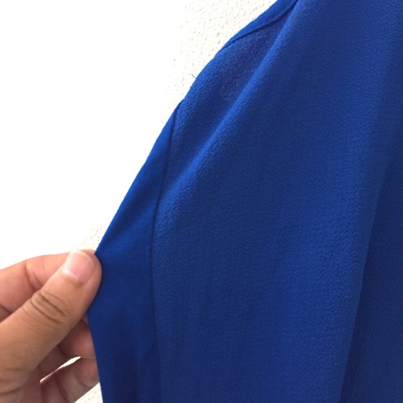 Vince Camuto /Sleeveless / Two toned color. Blue - Picture 6 of 9